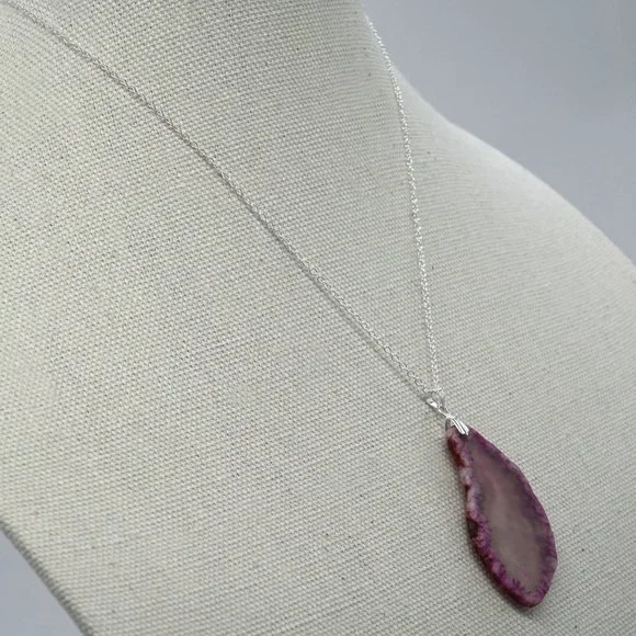 Silver necklace with purple quartz stone. - Picture 3 of 4